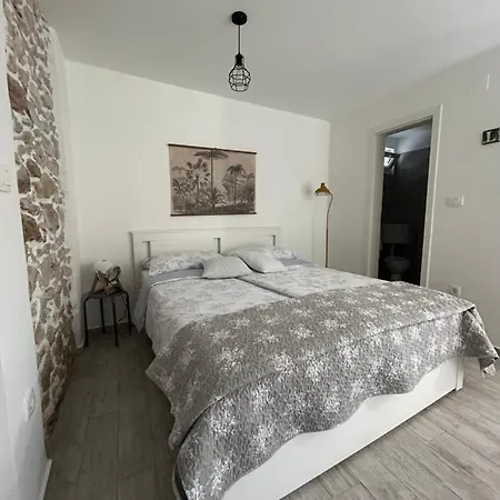 Ana Apartamento